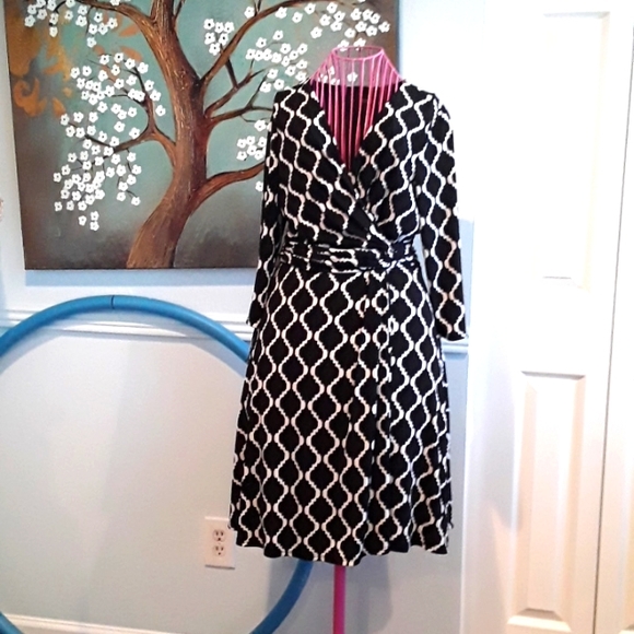 Dress - Picture 1 of 5